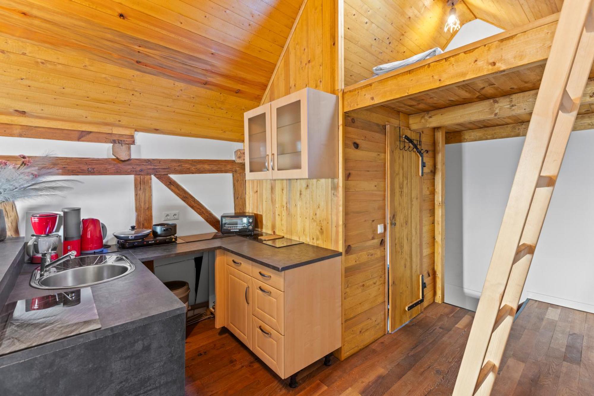 Sabina Mounteurwohnung Dachboden I 55 Zoll Tv I Schlafcouch Mit 20Cm Matraze 2 Weitere Schlafplaetze I Kueche I Bad Trebbin Exterior photo